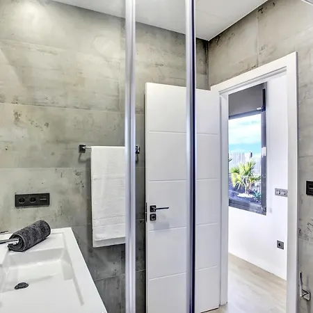 Villa Del Roque, Heated Pool & Luxury In El