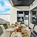 Del Roque, Heated Pool & Luxury In El Roque