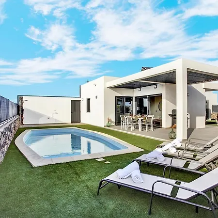 Villa Del Roque, Heated Pool & Luxury In El