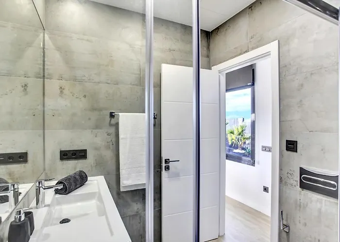 Villa Del Roque, Heated Pool & Luxury In El