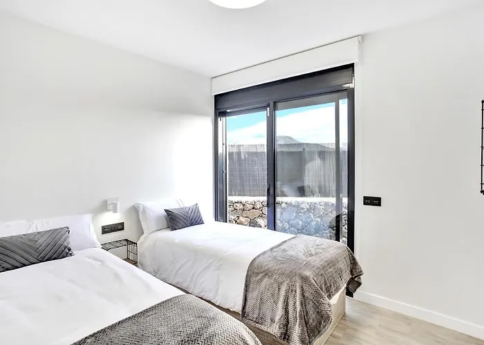 Del Roque, Heated Pool & Luxury In El Villa Roque